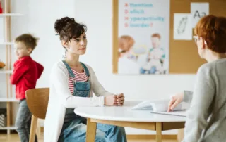 تفاوت بیش‌فعالی با شیطنت – گفت‌وگوی مادر با مشاور